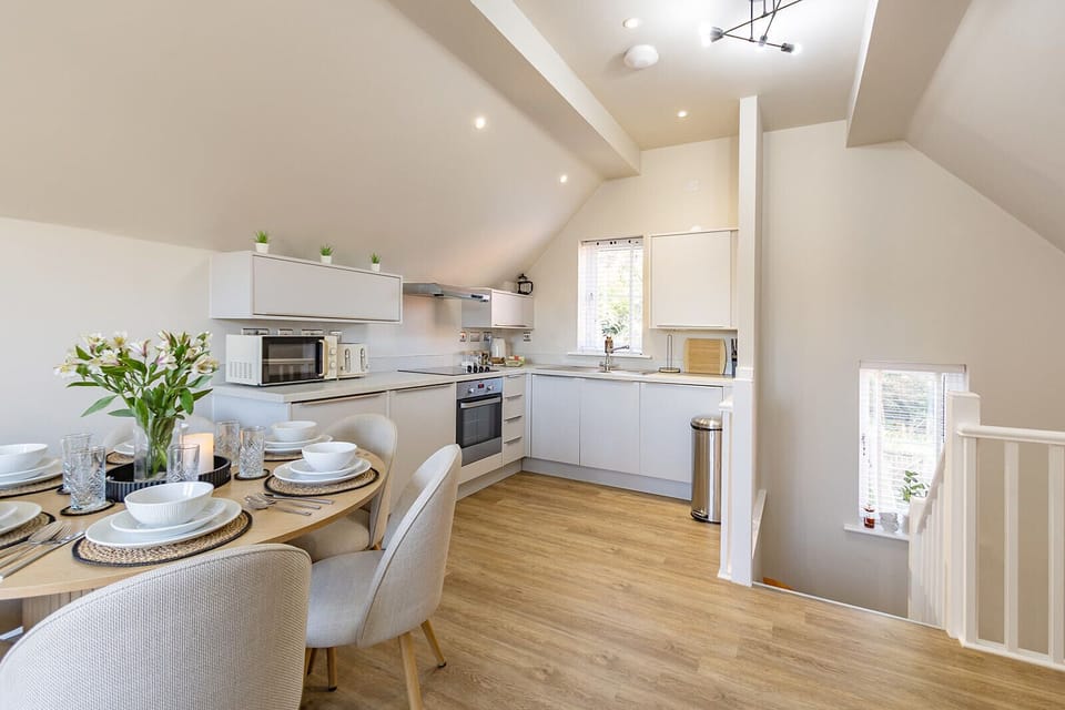 Cook and dine with ease and comfort