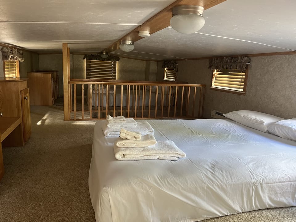 Chalet Loft w/two full mattresses