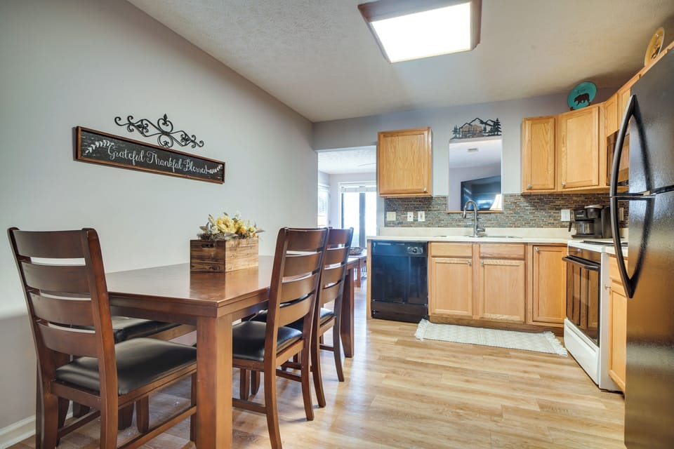 Kitchen & Dining | Blender | Toaster | Crockpot