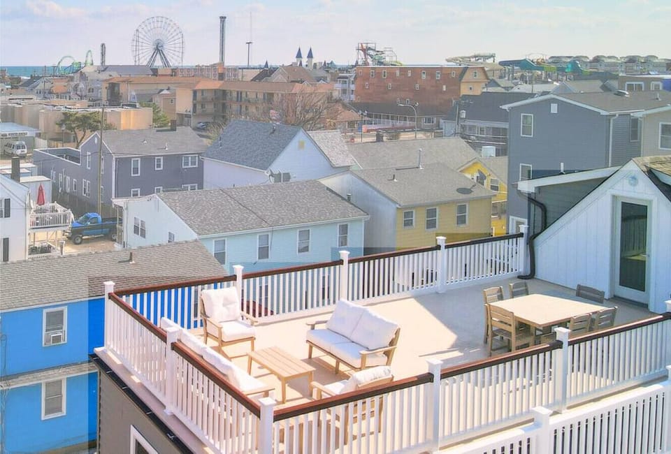 3rd floor roof deck with views of Seaside Park, ocean, and bay!