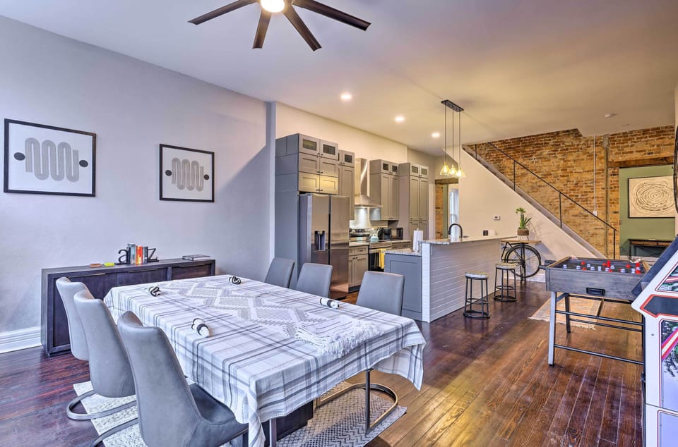 Dayton Vacation Rental | 4BR | 3BA | 3,899 Sq Ft | Stairs Required for Access