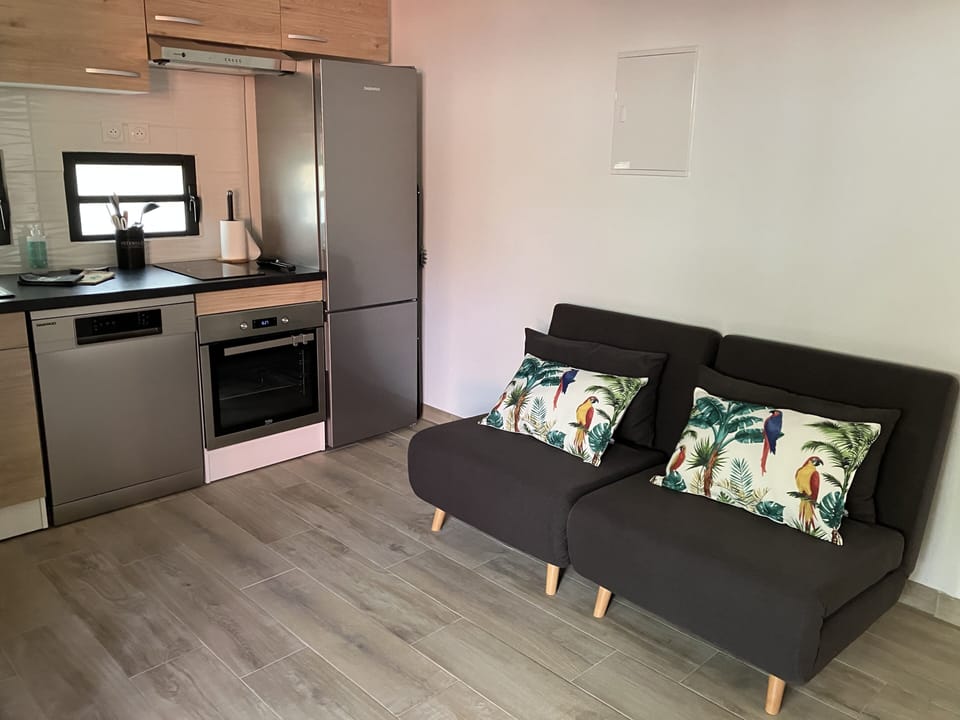 Bungalow 200 metres from the lagoon House in Saint-Paul