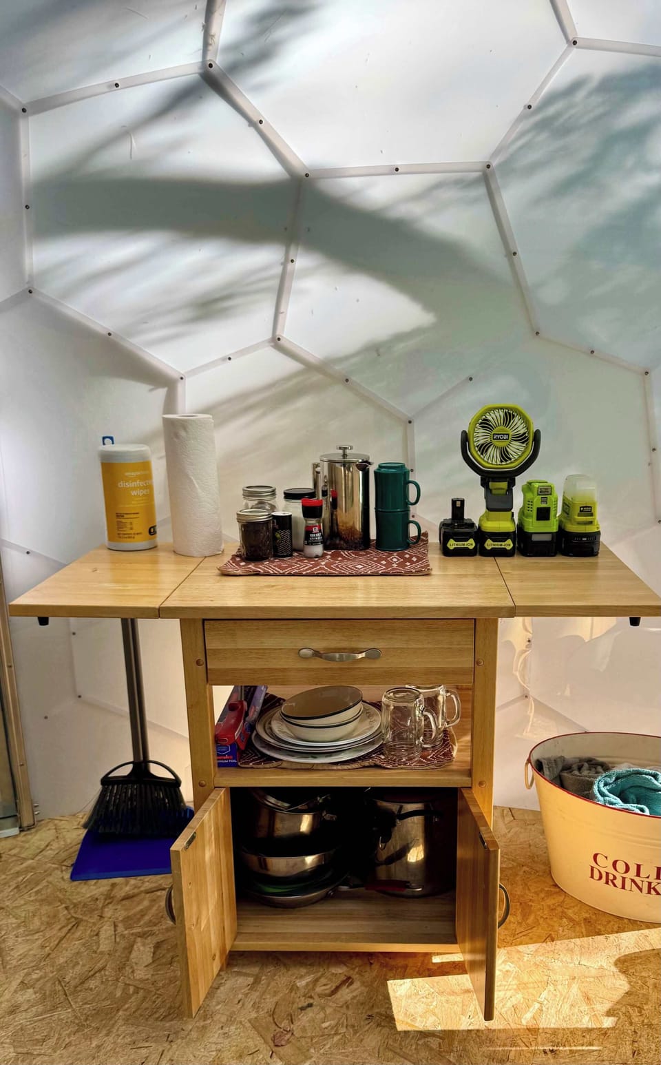 Everything you need to cook. Bring food not gear.*KIT