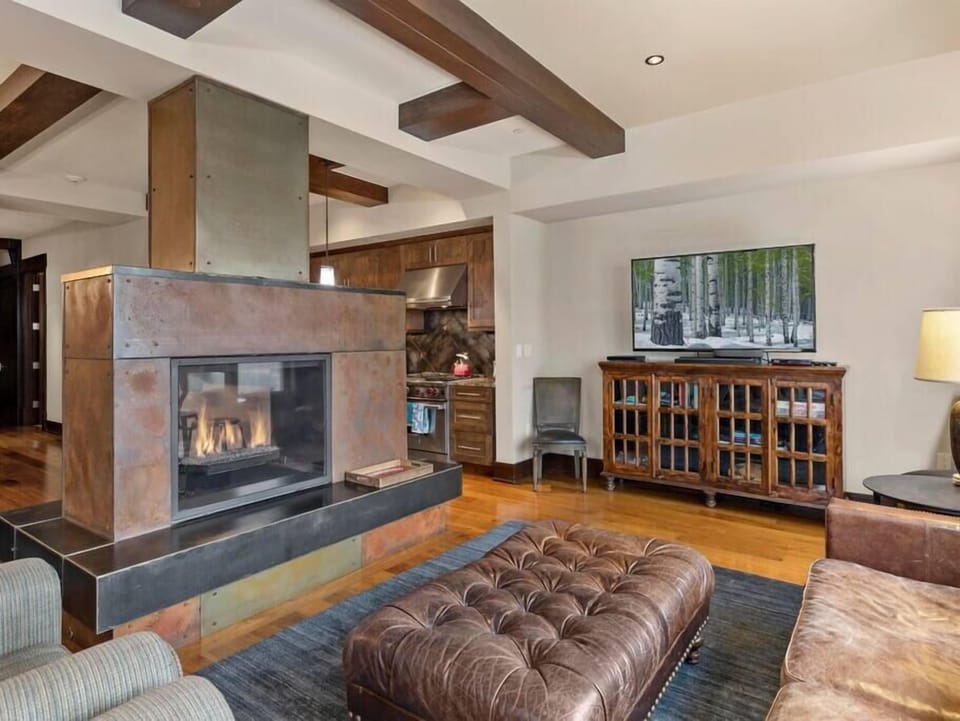 Central gas fireplace