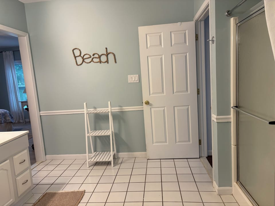 1st floor master bath