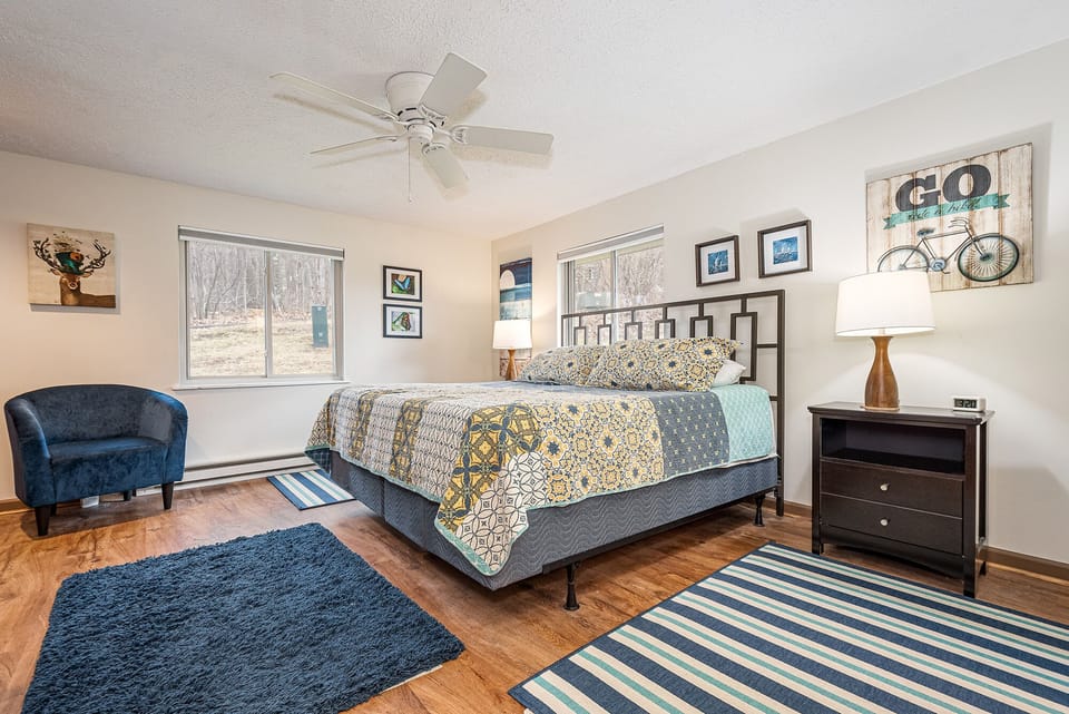 Primary Bedroom - King Size Bed