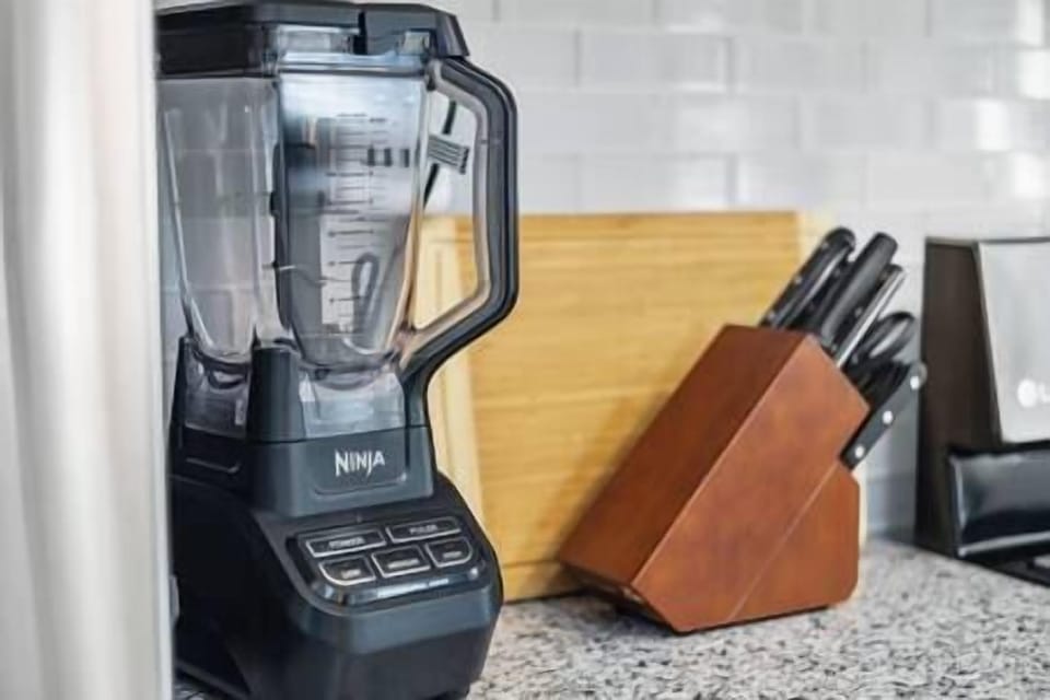 Kitchen amenities 