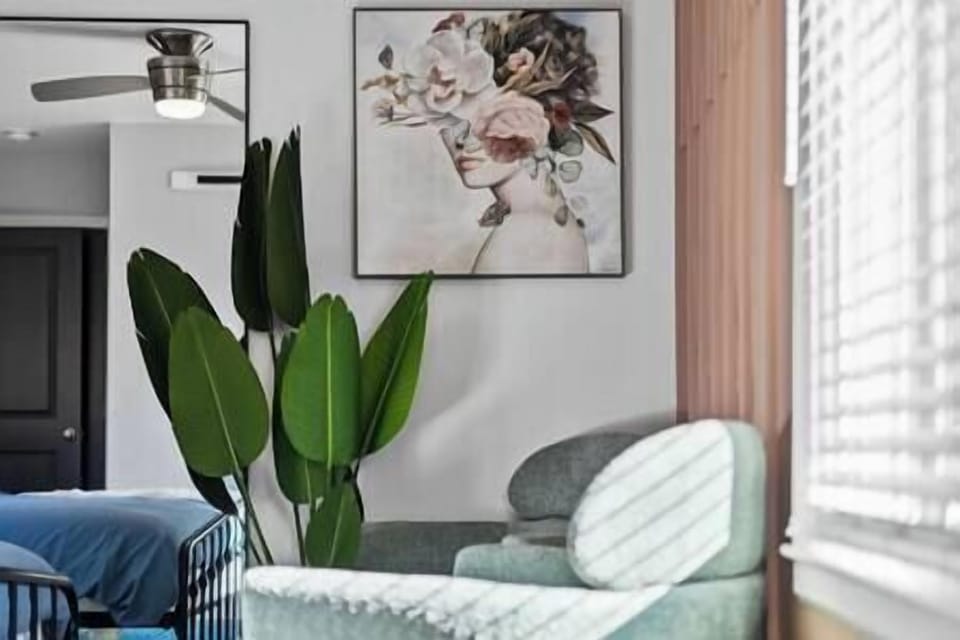 Front house master bedroom 