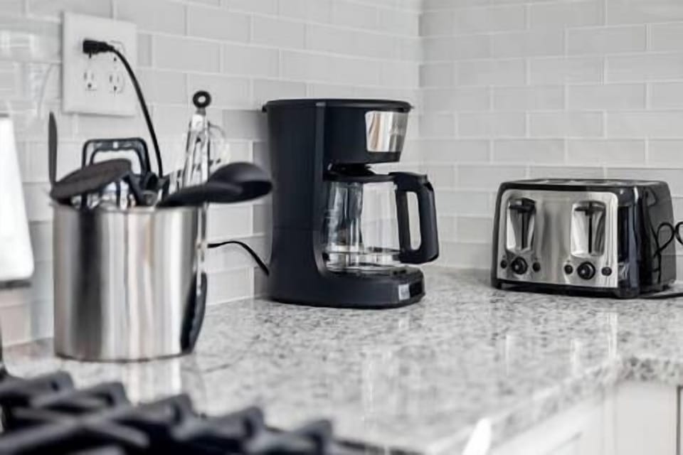 kitchen amenities
