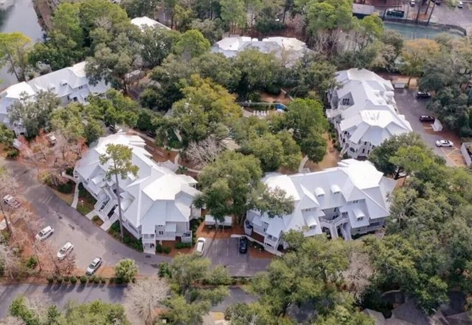 Villa layout (note the privacy) 