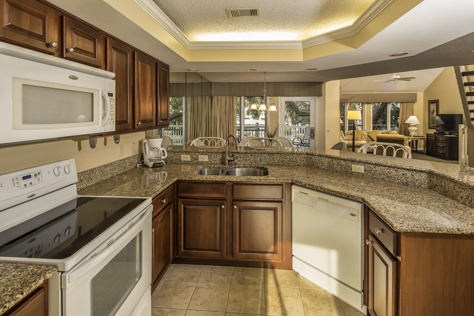 Full Kitchen