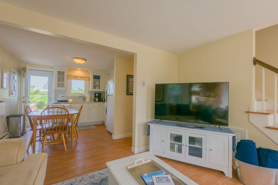 Living and dining area