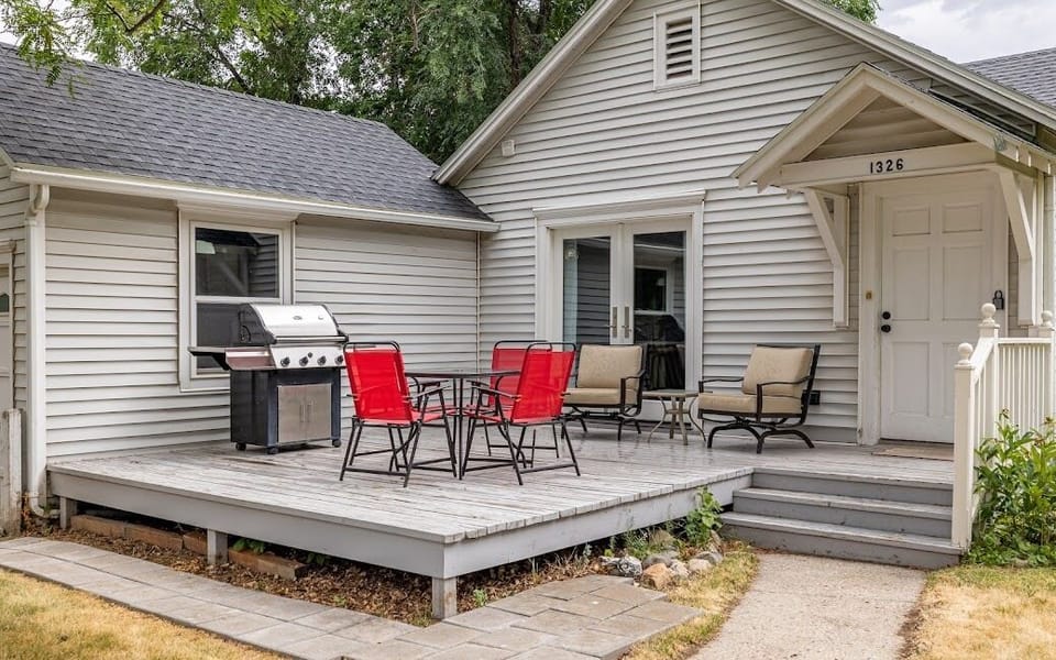 Enjoy warm summer days and evenings on the front deck