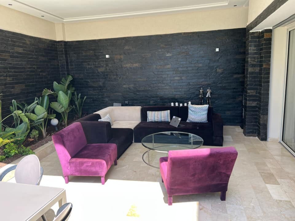 500 Sqm villa near the airport. Villa in Casablanca-Settat