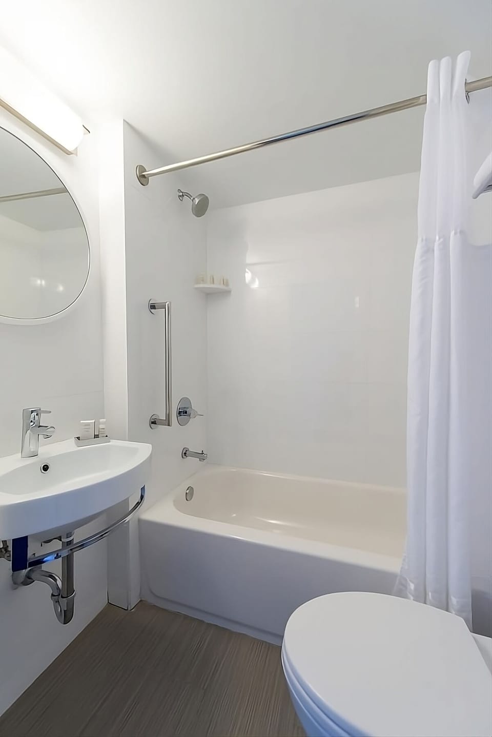 Soak away the day in a deep tub and crisp towels.