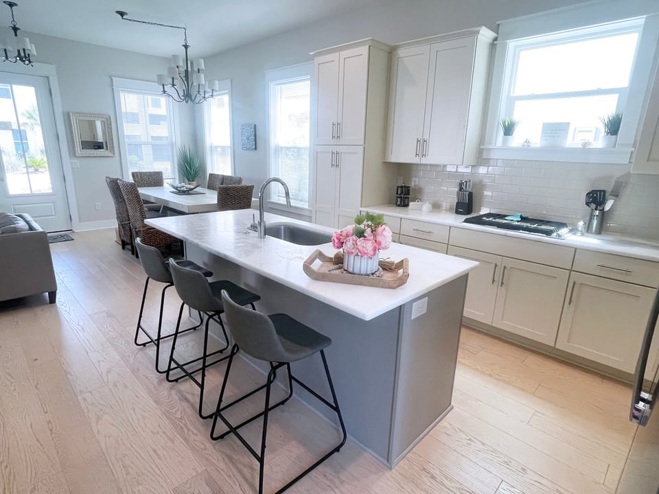 The Way of Water | Ground Floor Open Kitchen and Island | Seating Up to 3 Guests