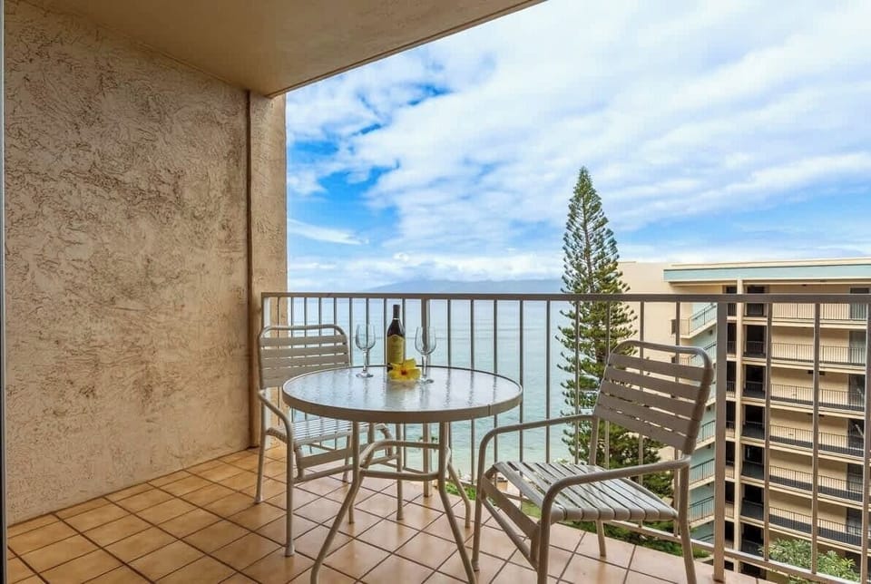 Celebrate your Maui memories at your outdoor dining table on your private lanai.