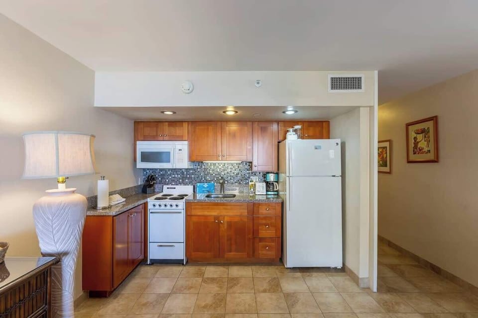 Fully equipped kitchen with all the essentials.