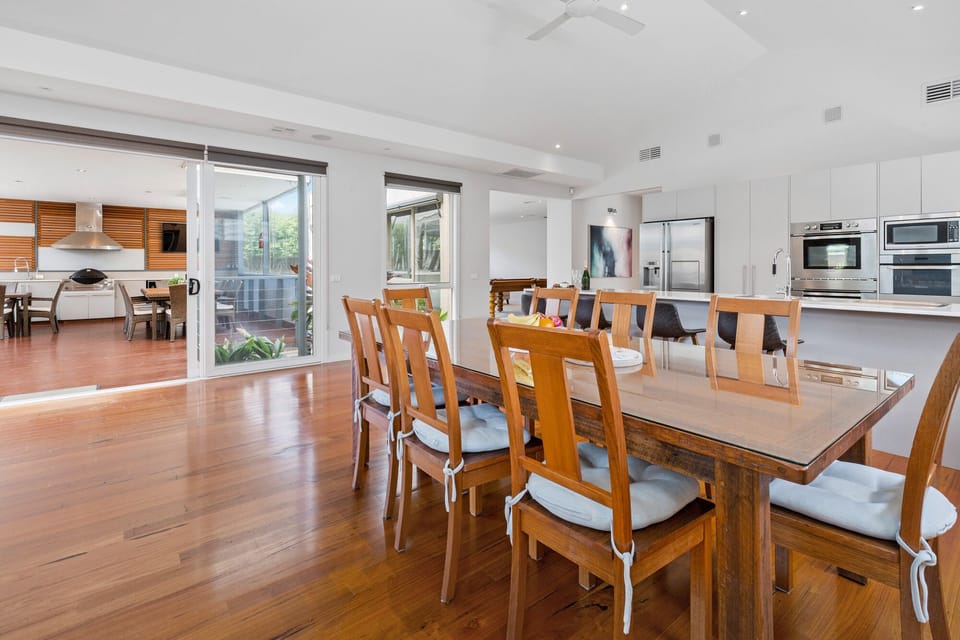 Dining/kitchen