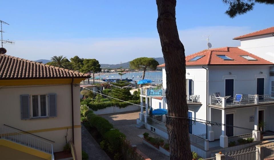 A stone's throw from the sea Apartment in Campo nell'Elba