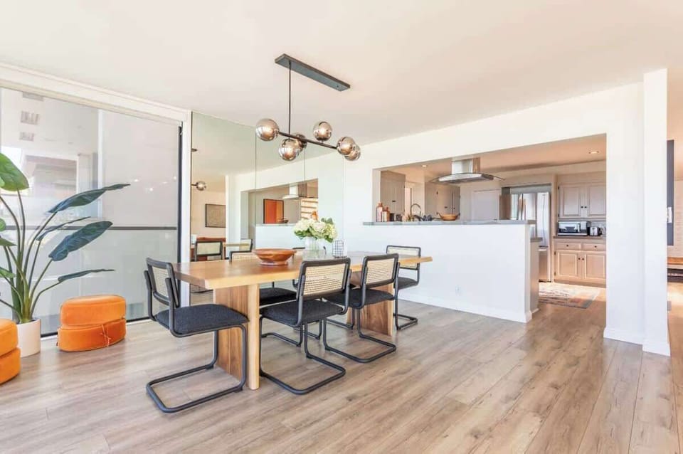 Refined dining meets coastal charm in this inviting space, perfectly positioned for meals overlooking the sea.
https://www.youtube.com/watch?v=TlO2KiY2tow