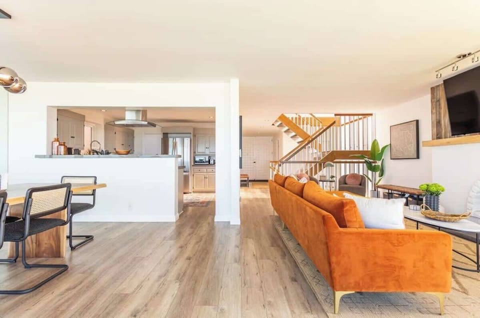 A warm and glowing space that invites you to slow down and savor the serene local atmosphere.
https://www.youtube.com/watch?v=TlO2KiY2tow