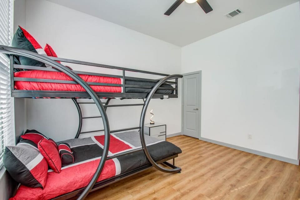 Bedroom 4 (Full over Full Bunk Bed)