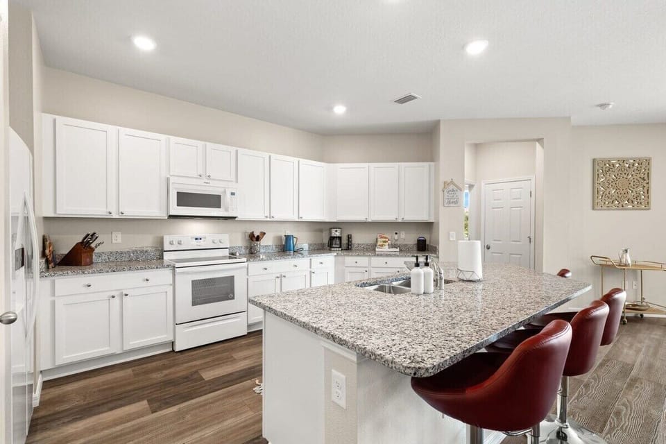 Open spaces, minimalist features, and all your cooking essentials - that’s our style