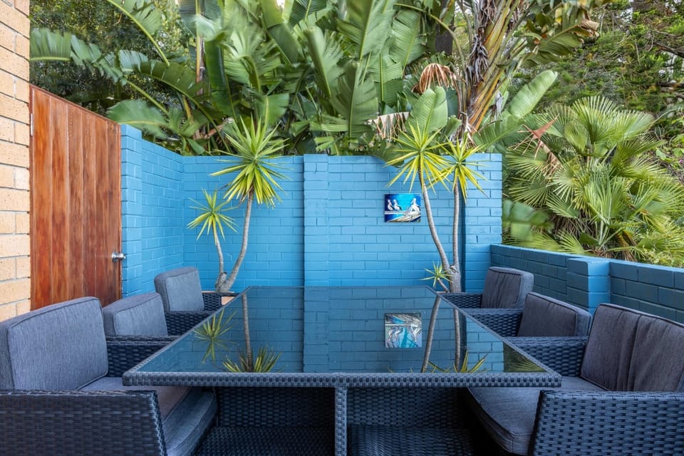 Outdoor Dining Area 