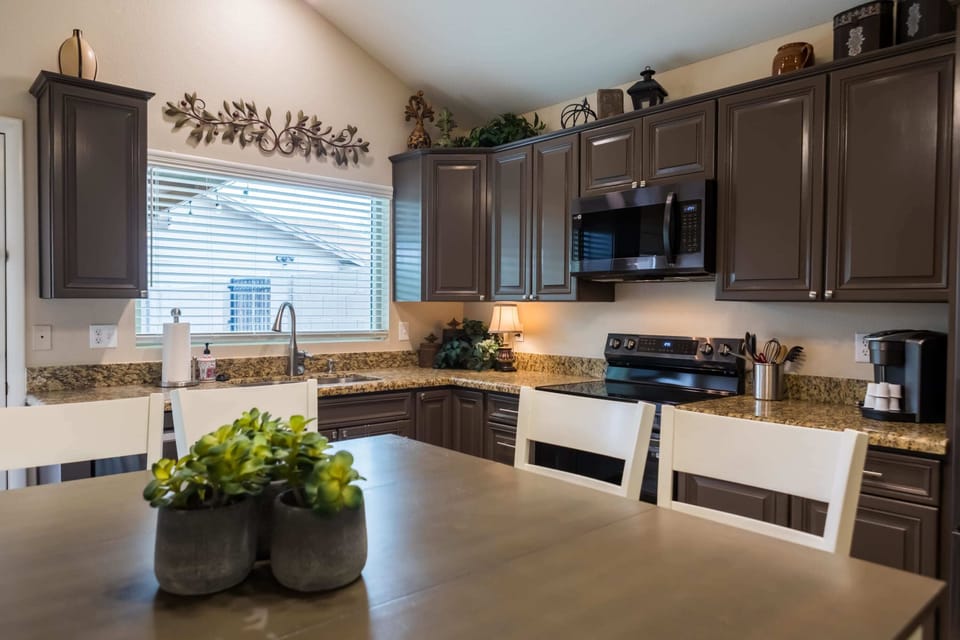 Large upgraded kitchen