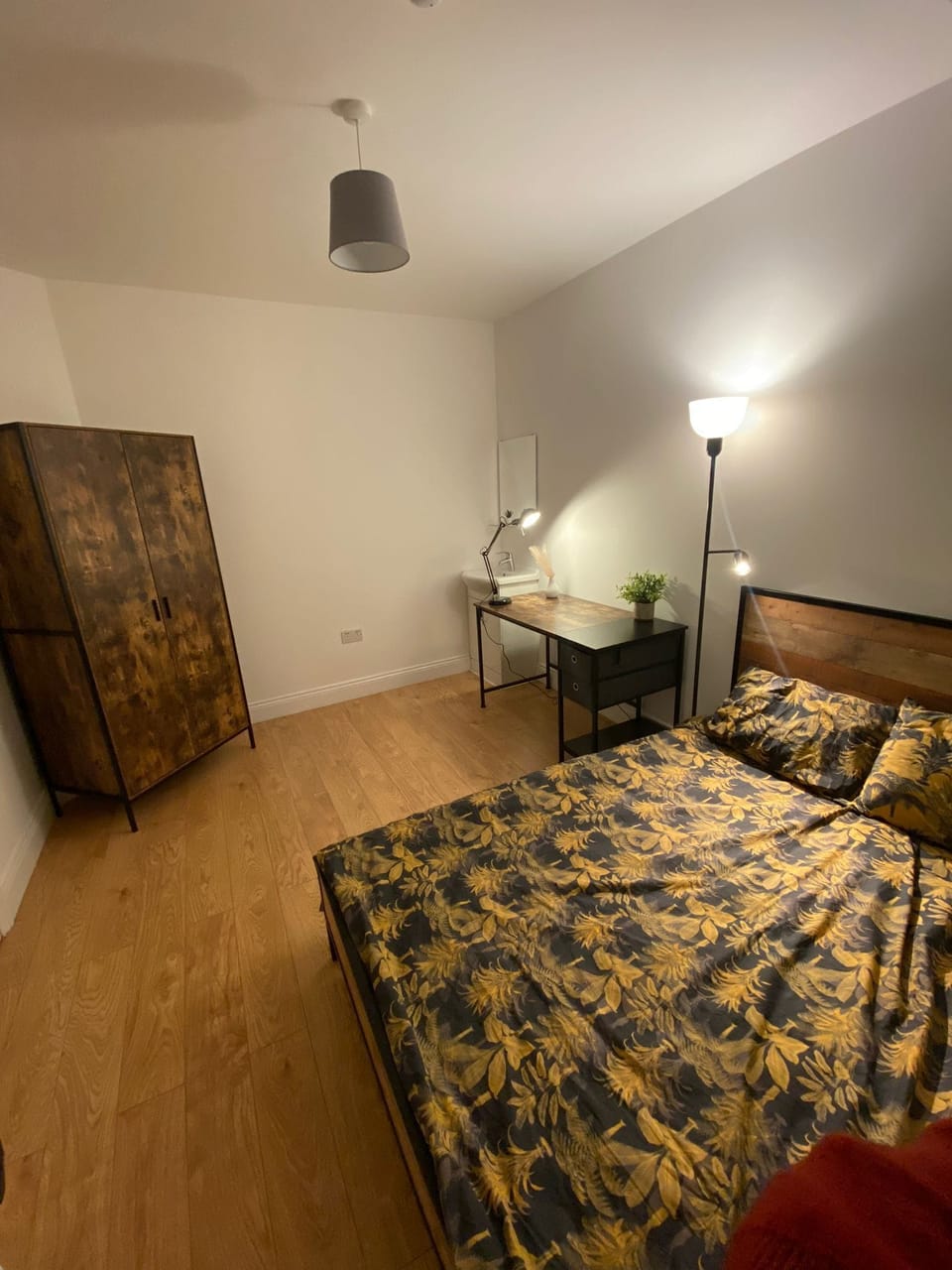 Double room-Large-Shared Bathroom-Luxury - 1