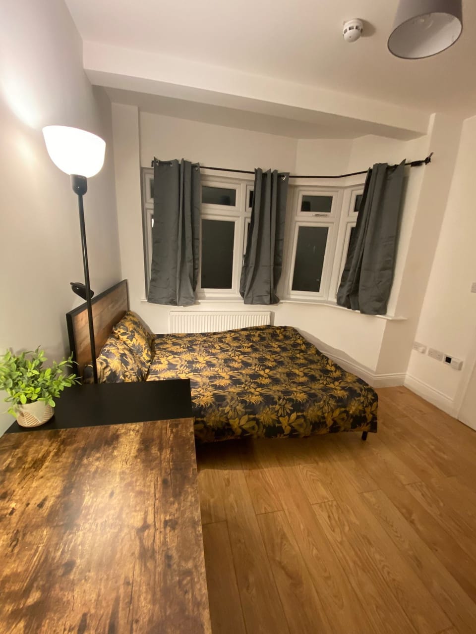 Double room-Large-Shared Bathroom-Luxury - 1