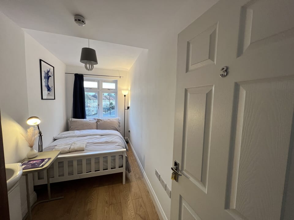 Double room-Large-Shared Bathroom-Luxury - 4