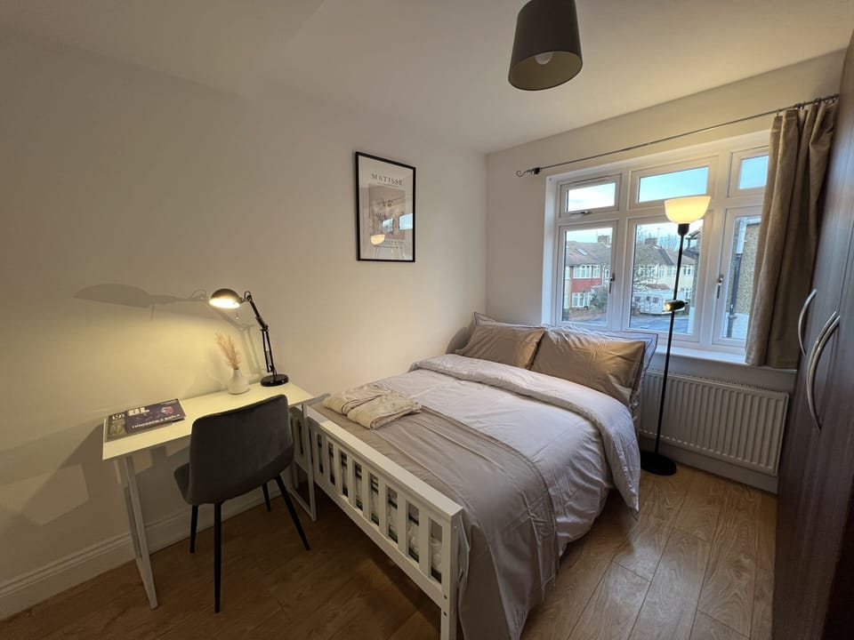 Double room-Large-Shared Bathroom-Luxury - 4