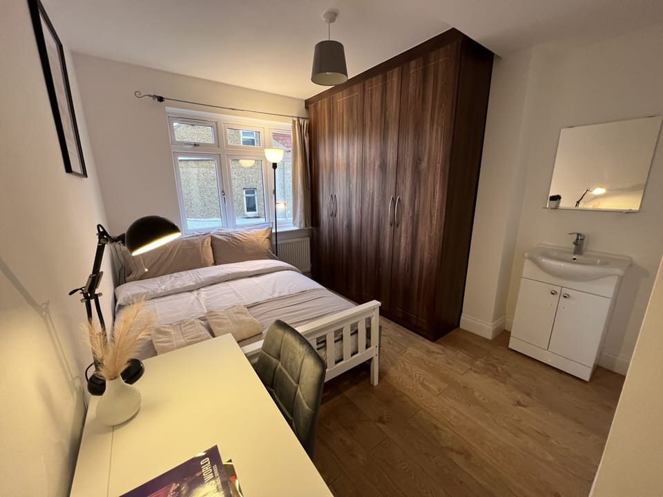 Double room-Large-Shared Bathroom-Luxury - 4