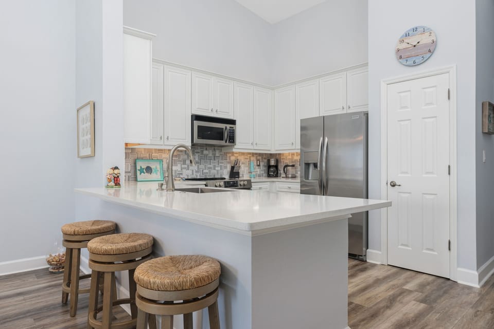 Kitchen- breakfast Bar