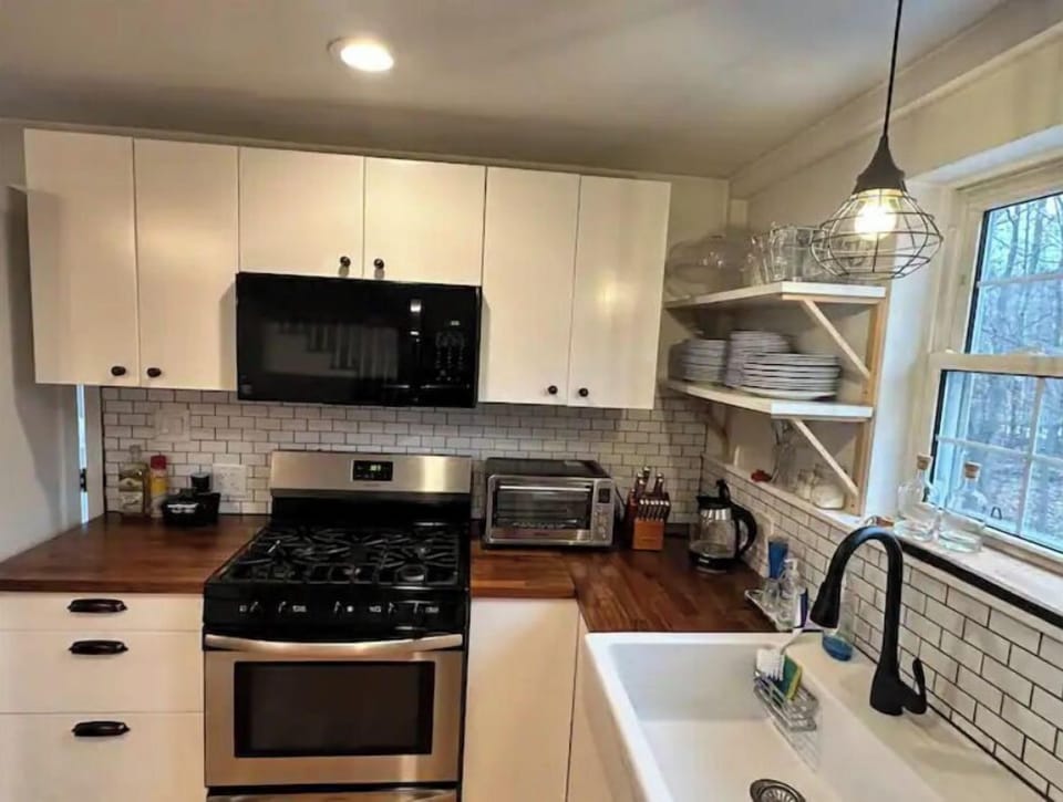 Stocked kitchen. 