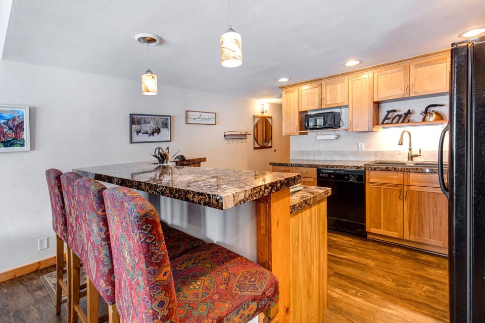 Prospector Lodge 632: Full kitchen