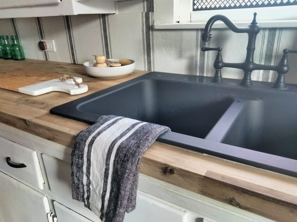 Olive Grove sleeps 6-7 Adults