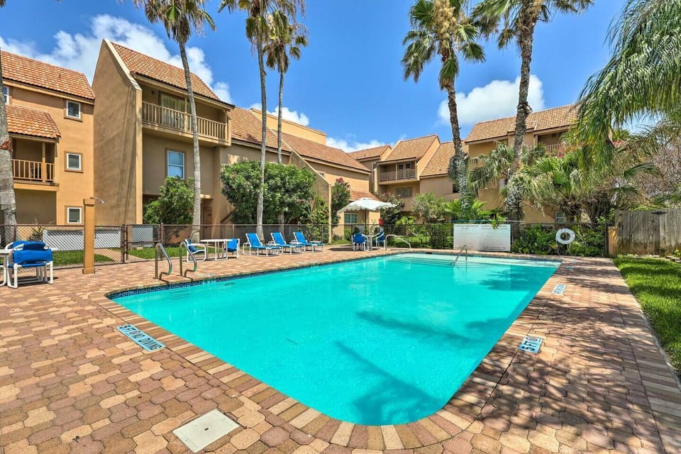 Crystal Clear Pool with a relaxing tanning ledge and poolside lounging