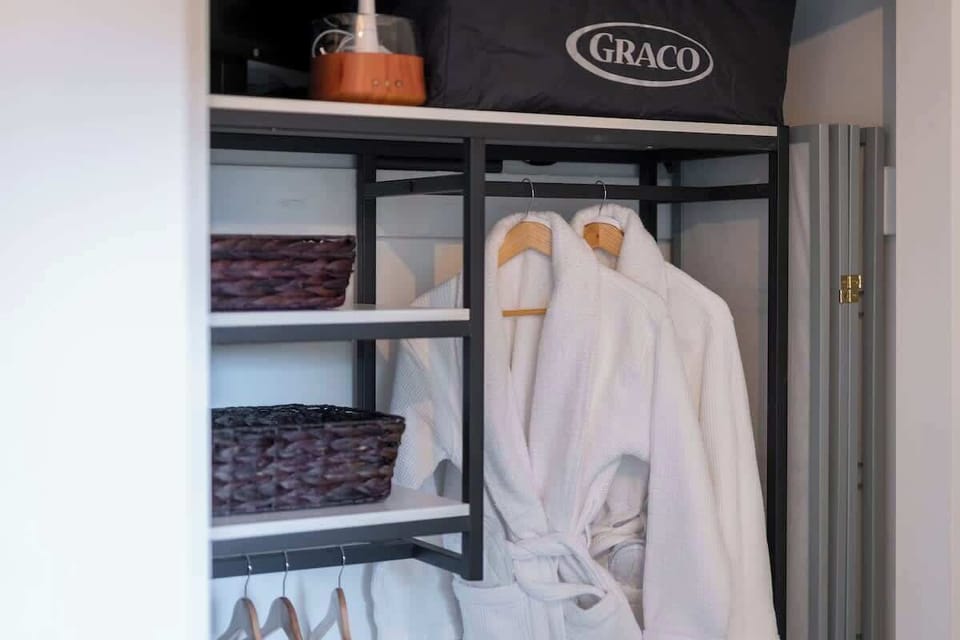 We leave a fluffy white robe and slippers for each of our guests. The slippers are complimentary and can be taken home with you. Please leave the robes for a deep cleaning and the next guest to enjoy. 