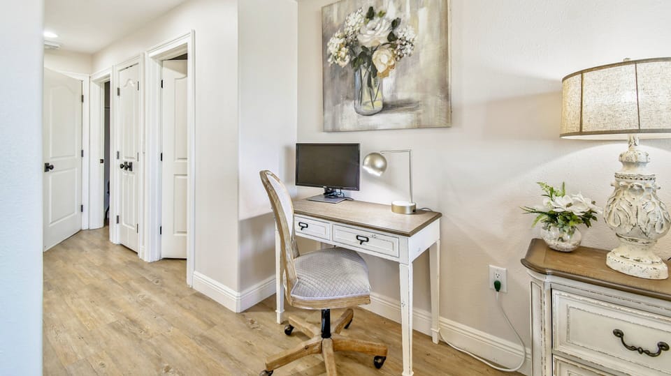 Jeff and Gina Properties - Sun West Palms 202 (SWP202) - Clearwater Beach - 3 Bedroom - 3 Bathroom - Bay Front - Waterfront