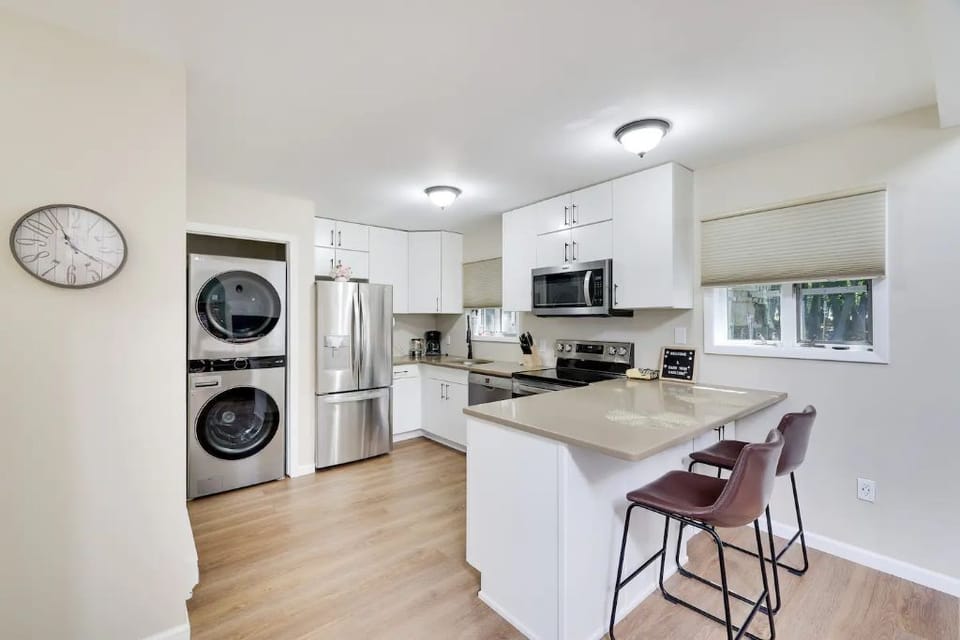 Open kitchen, fully renovated in 2023. 