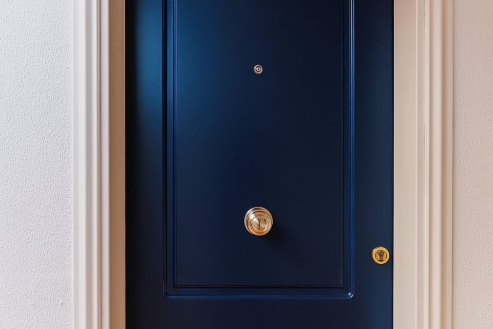 Roque Door