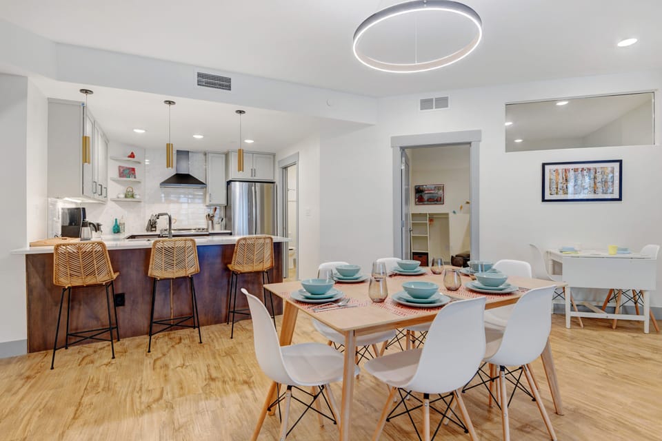 Dining Area & Island Bar Seating For 9 People