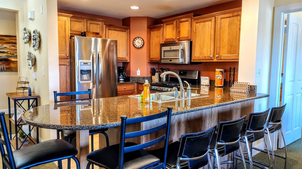 Kitchen Breakfast Bar