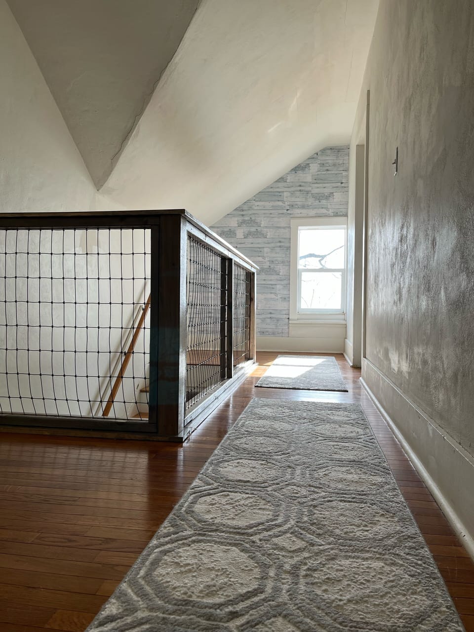 Upstairs hallway, access to the 3 upstairs bedrooms. 