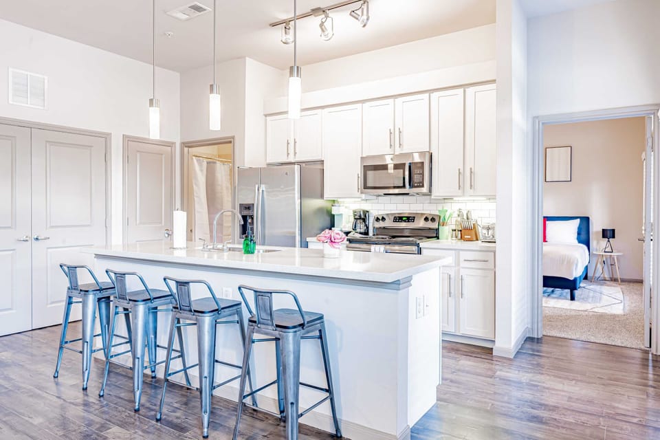 Bar/kitchen island