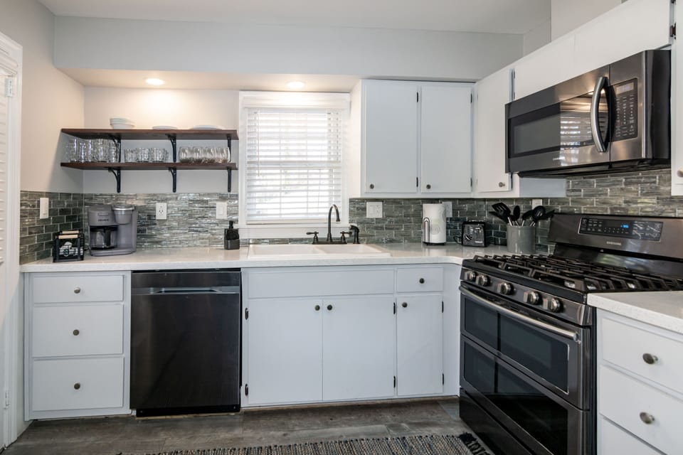 Fully loaded kitchen with anything you'd need!