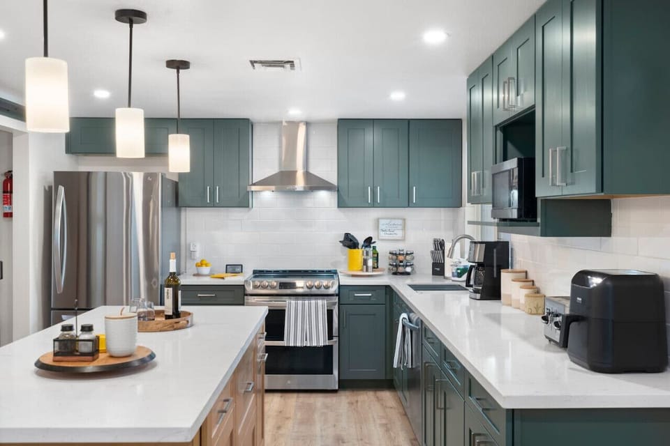 This gorgeous kitchen is fully stocked ready to inspire your inner chef.